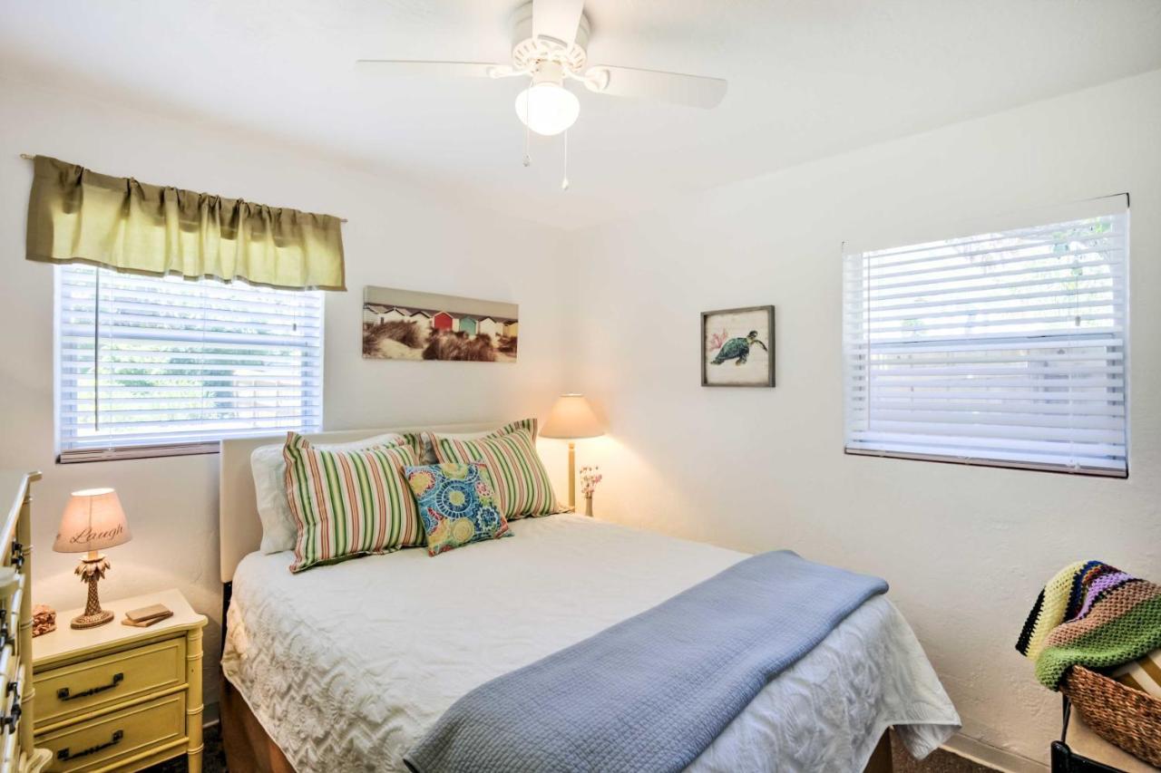 New Smyrna Beach Abode With Fire Pit, Walk To Beach! Exterior foto